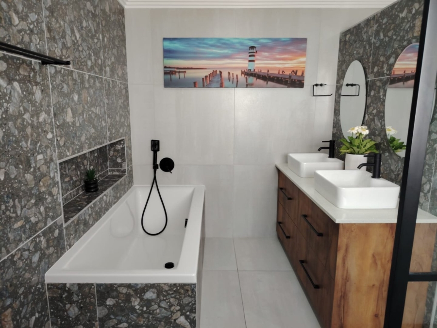 3 Bedroom Property for Sale in Hartenbos Central Western Cape